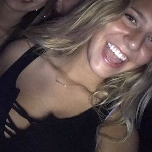 Meet your Posher, Olivia